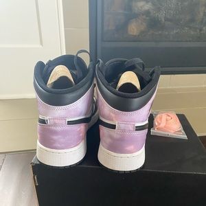 Air Jordan 1 Mid SE 5Y Shoes